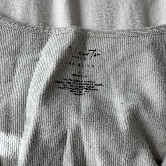 PacSun Top - Picture 2 of 3